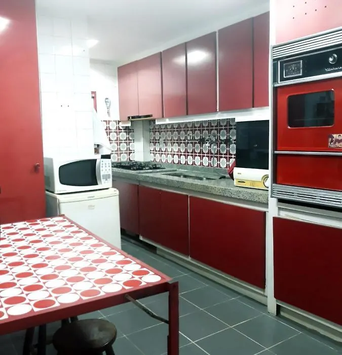 Apartamento TOP em Copacabana na quadra da praia! Sol, praia e muito conforto!-1